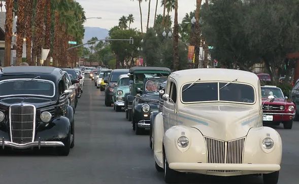 El Paseo Cruise Nights cruising classic cars picture